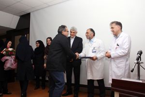 برگزاری جشن بزرگ پیروزی انقلاب اسلامی و ولادت حضرت زینب (س) (روز پرستار) در مرکز قلب و عروق شهید رجایی: عکس شماره 4 / 12